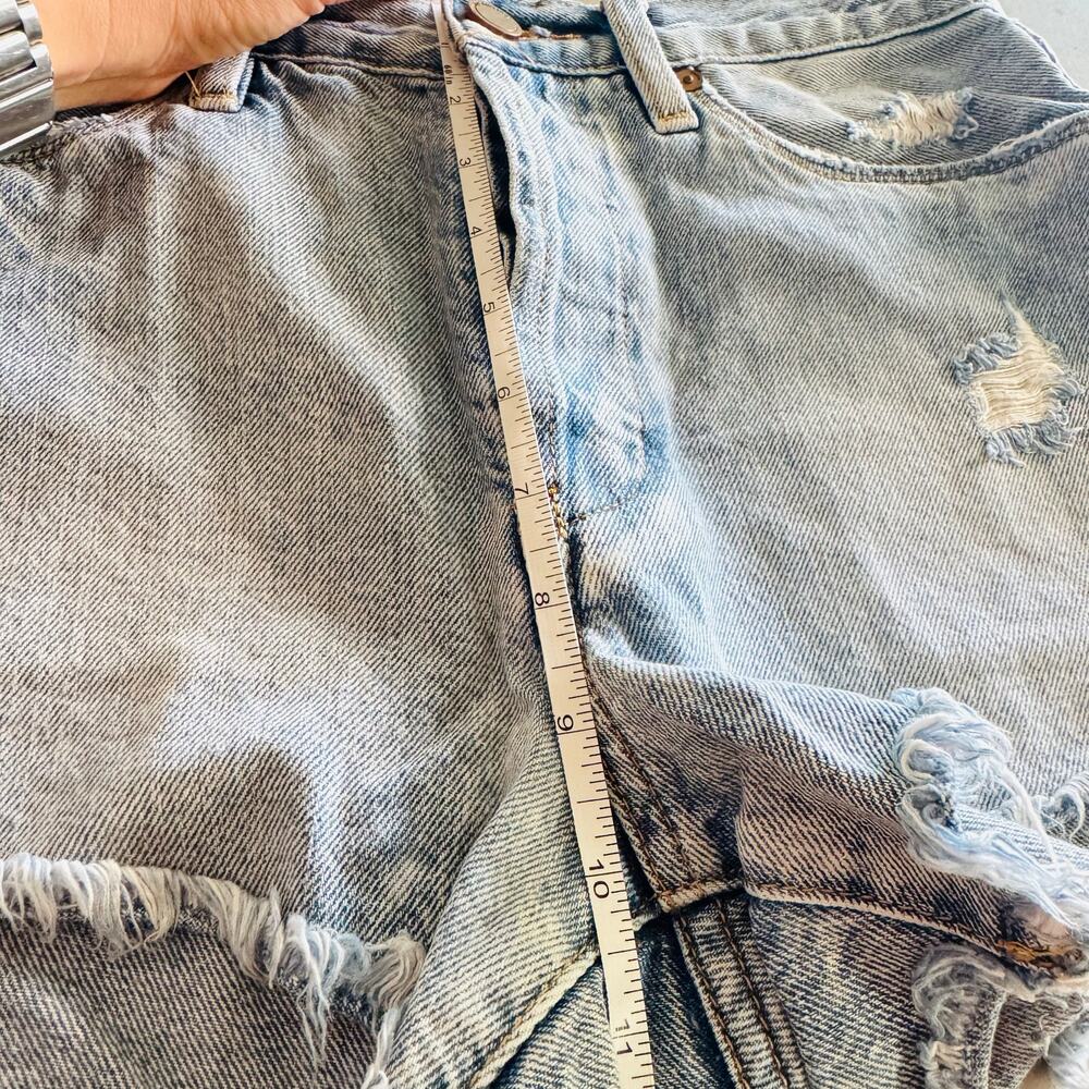 ANTHROPOLOGIE BLANKNYC Distressed Light Wash Blue Denim $88 Cutoffs Shorts 27 - Picture 11 of 13